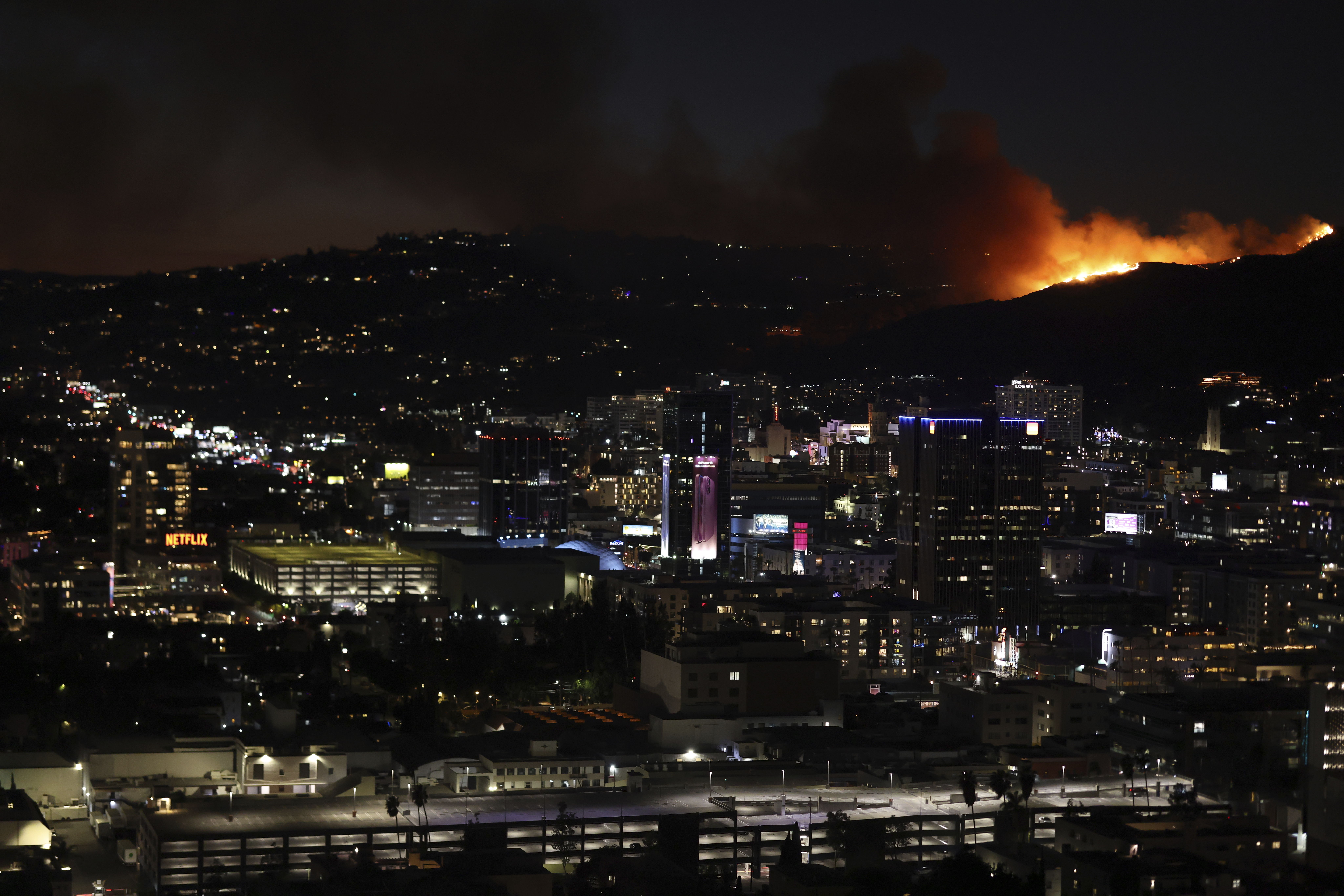 8038284-1 ▲▼ 美國加州洛杉磯野火。「日落野火」(Sunset Fire)。(圖/達志影像/美聯社)