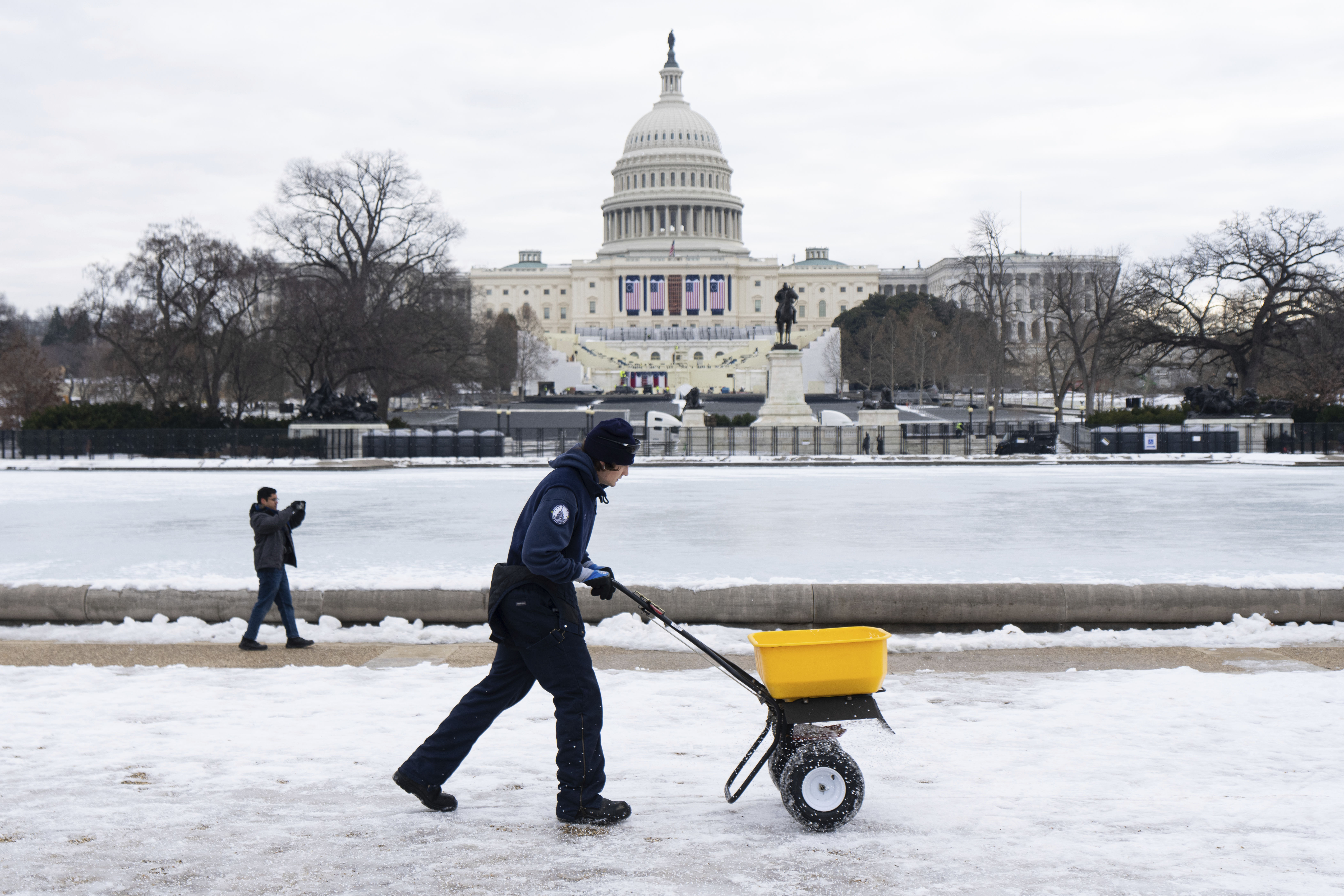 ▲▼ 美國冬季風暴來襲，低溫降雪。（圖／達志影像／美聯社）