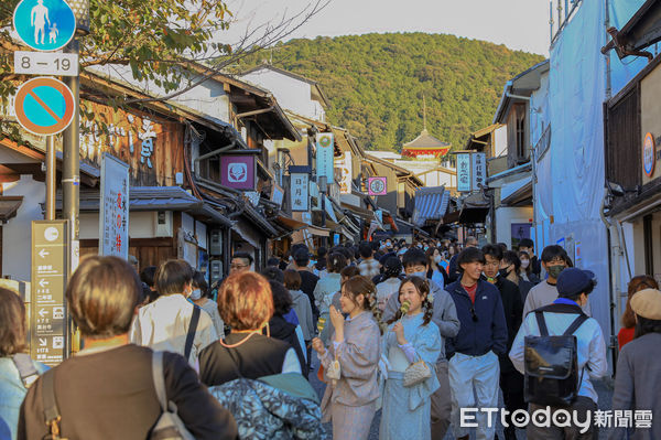 ▲▼京都清水寺清水坂，日本旅遊，京都旅遊，日本和服，穿和服體驗，京都旅遊，浴衣，浴衣體驗。（圖／記者蔡玟君攝）