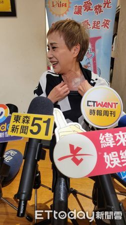 d8035836 ▲歌手藍如潔今天出席愛再一起歲末送餐會。(圖/記者葉文正攝)