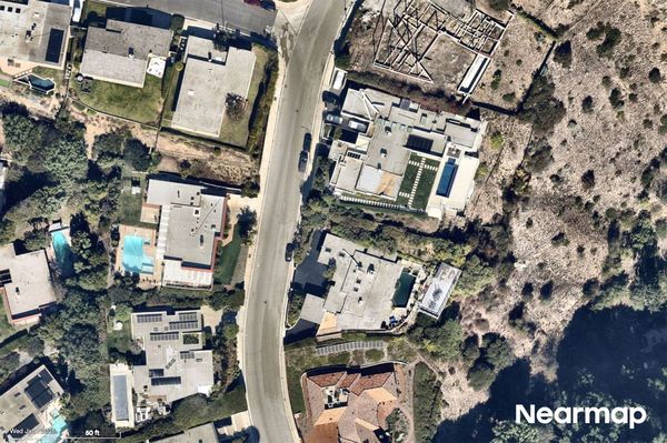d8039030-1 ▲▼洛杉磯野火爆發前後的太平洋帕利塞德(Pacific Palisades)地區。(圖/翻攝自Nearmap)