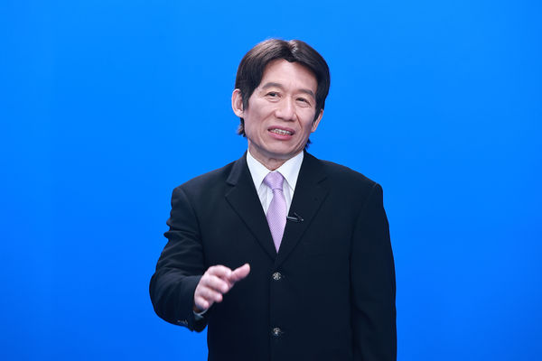 d8040157-1 ▲台南擬參選人林俊憲(左)跟謝龍介(右)上鄉民大學問率先尬場。(圖/節目提供)
