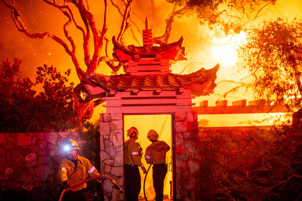 洛杉磯大火,洛杉磯野火▲▼加州洛杉磯多個地區遭野火肆虐。（圖／路透）