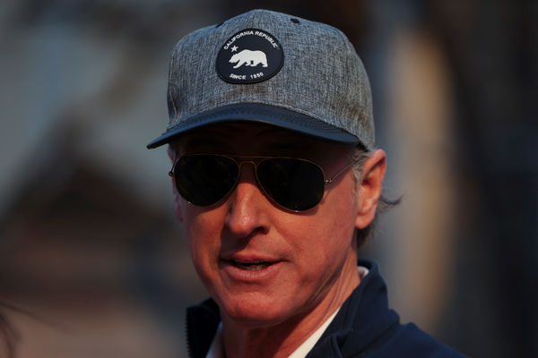 d8042184-2 ▲▼加州州長紐松(Gavin Newsom)下令徹查消防員無水可用的問題。(圖/路透)