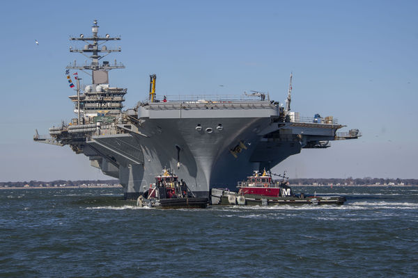 d8047089-1 ▲▼尼米茲級艾森豪號航空母艦(USS Dwight D. Eisenhower, CVN 69)。(圖/美國海軍)