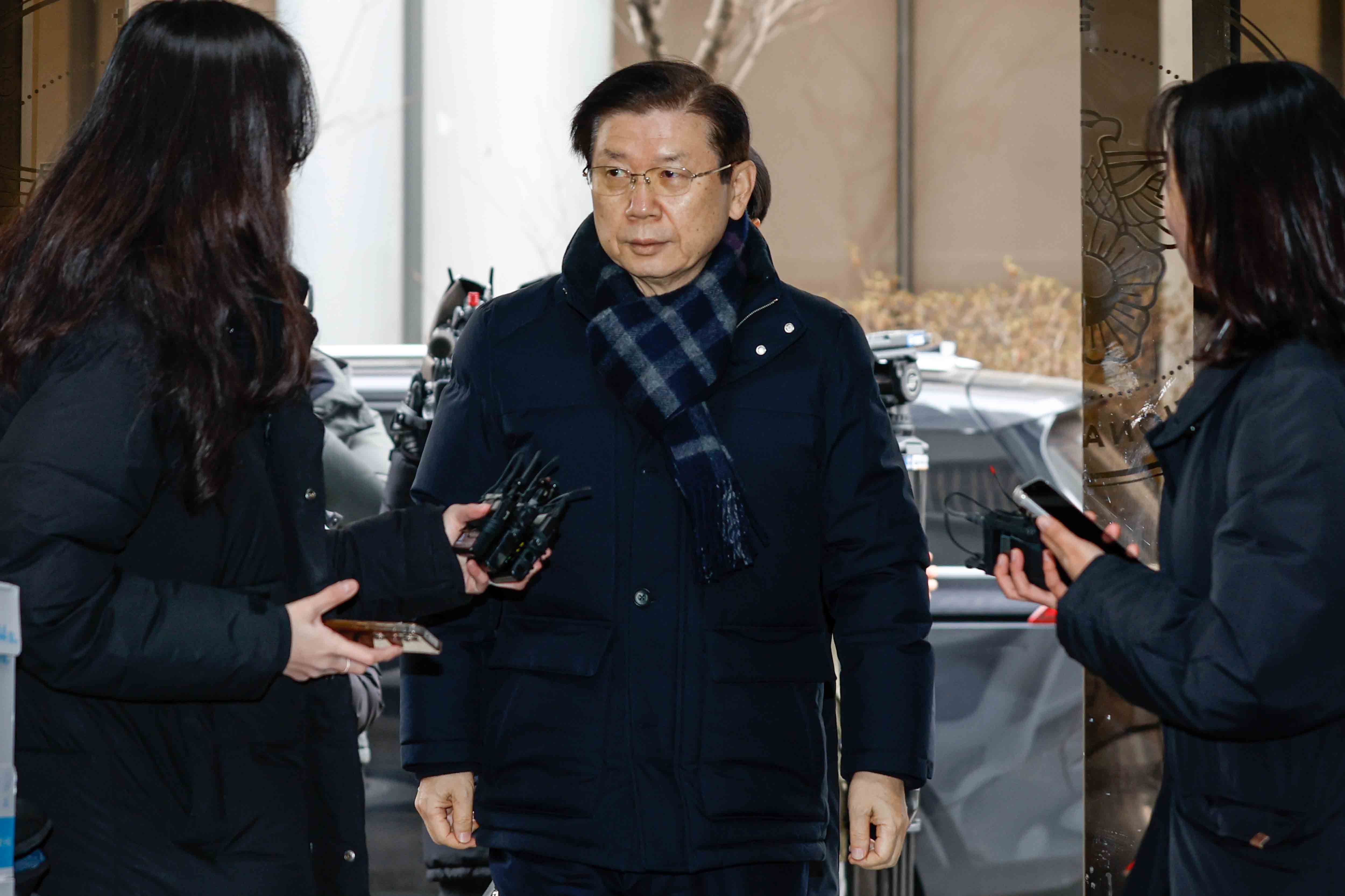 8044077 ▲▼南韓前總統官邸警護處處長朴鍾俊13日第3度接受傳喚應訊。(圖/達志影像)