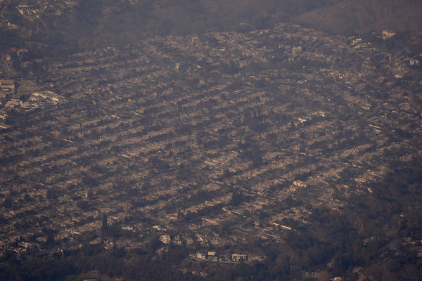 d8039034 ▲▼洛杉磯野火太平洋帕利塞德(Pacific Palisades)地區空拍照。(圖/達志影像/美聯社)
