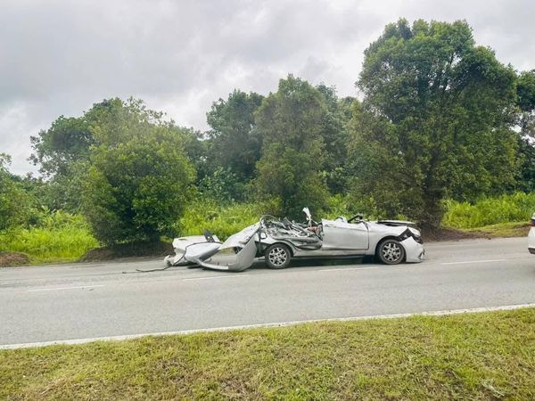 d8048354 ▲▼馬來西亞一名16歲少年無照駕駛,不料車子卻在途中失控,奪走5條人命。(圖/翻攝自Facebook)
