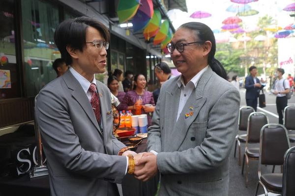 d8062550 ▲泰國平等婚姻法23日正式生效,成為東南亞首個實施婚姻平權的國家。(圖/翻攝泰國國會第一大黨人民黨臉書)