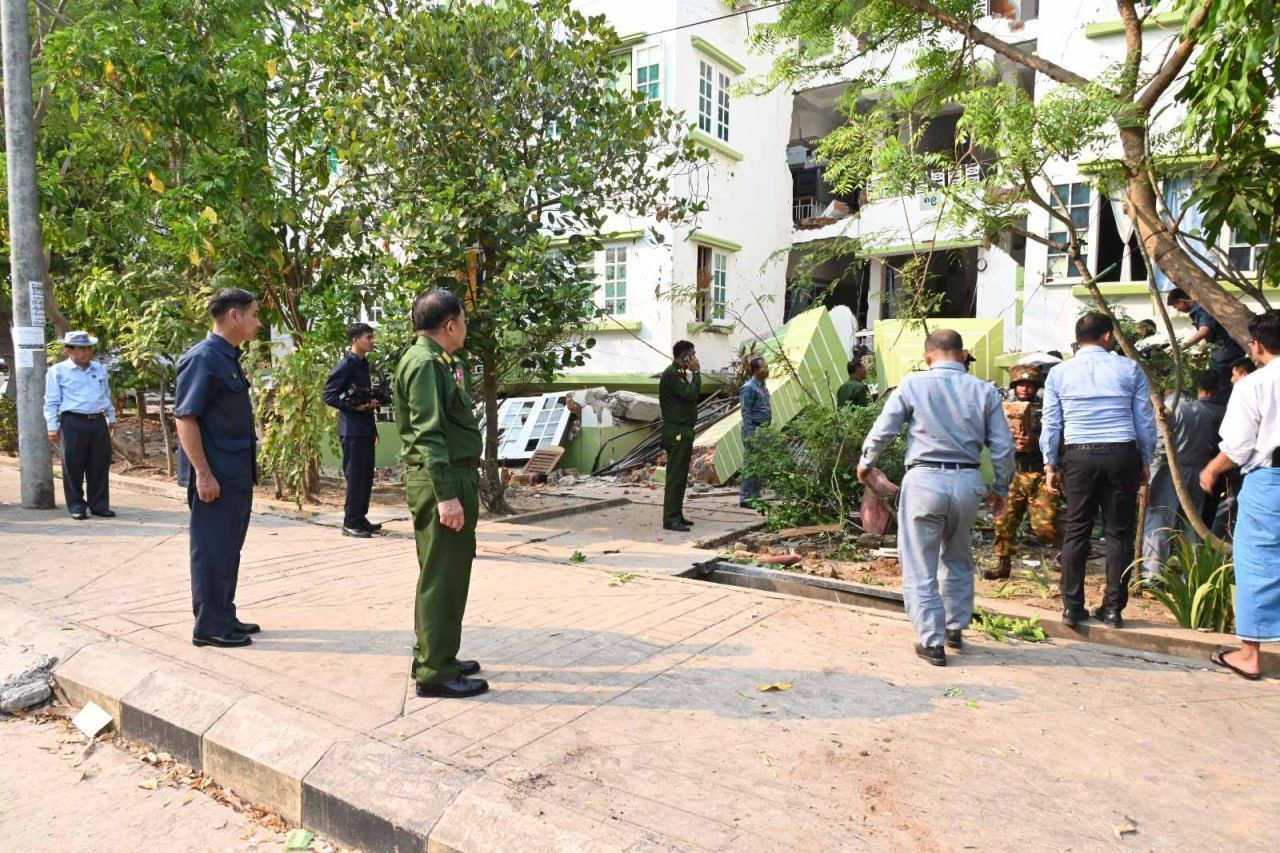 ▲▼緬甸多處政府建築倒塌，導致官員身亡。（圖／翻攝臉書／Khit Thit Media）
