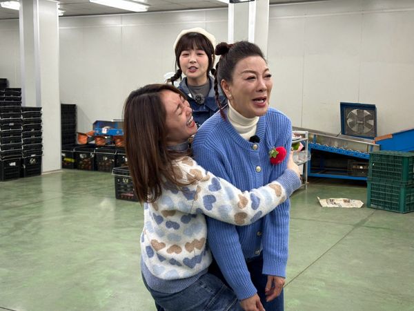 ▲張文綺(左起)籃籃與楊繡惠搞笑演出。（圖／民視提供）