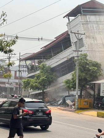 d8149032 緬甸發生大地震,泰國台商傳回首都曼谷建築物倒塌的慘狀。(圖/台商提供)