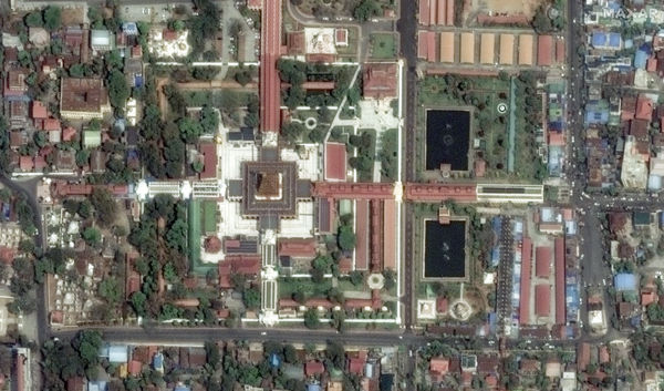 d8150266 ▲▼ 緬甸大地震衛星影像前後對比照。曼德勒的瑪哈穆尼(Mahamuni)。(圖/路透)