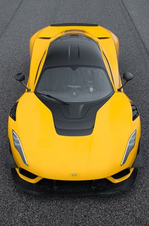 d8186602-1 Hennessey還提供了升級包和選配包。28.5萬美元的升級包(約合台幣867萬),讓F5的性能再次提升,並且這些升級不僅限於新車,現有車主也能選擇升級。