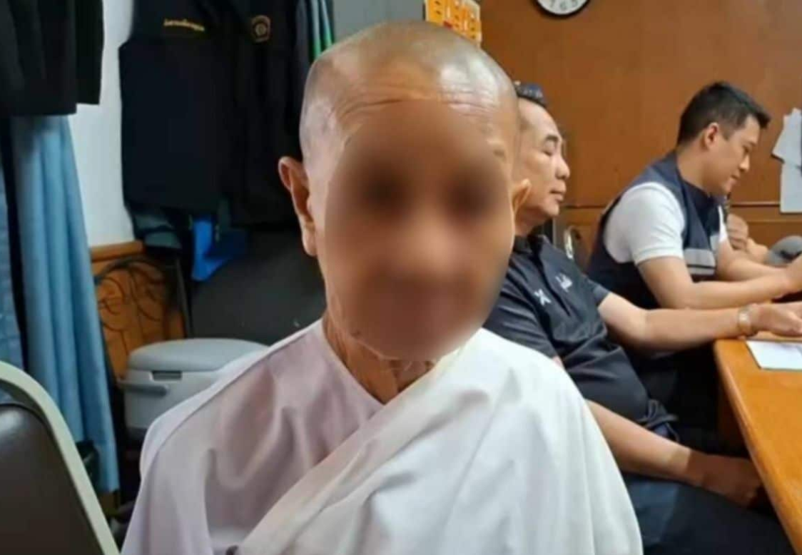 8177901 ▲▼泰19歲沙彌性侵74歲尼姑未遂!強逼看A片 還摀嘴推倒壓制。(圖/翻攝自Amarin TV)