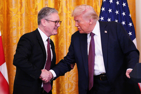 ▲▼美國總統川普（Donald Trump）在白宮與英國首相施凱爾（Keir Starmer）會面。（圖／路透）