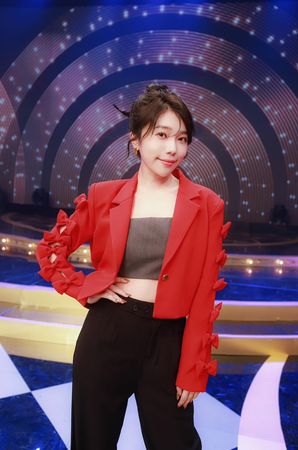 d8197423 ▲蔡佳蓁外型亮眼。(圖/翻攝臉書)