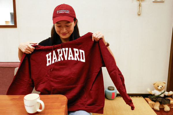 ▲▼ 台灣女子Yu-hsuan Lin原本今年9月就要前往夢寐以求的哈佛大學就讀，但如今正在考慮延後入學或是申請歐洲英國碩士課程。（圖／路透）