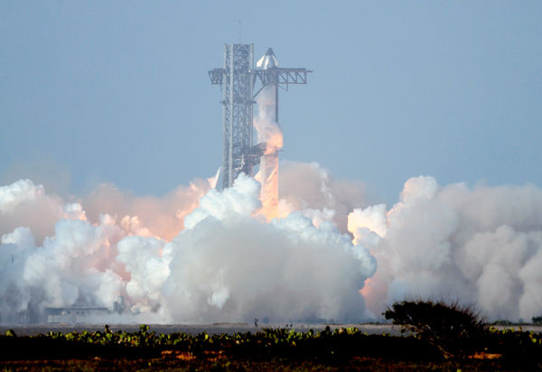 ▲▼SpaceX於27日再度挑戰「星艦」（Starship）火箭測試。（圖／路透）
