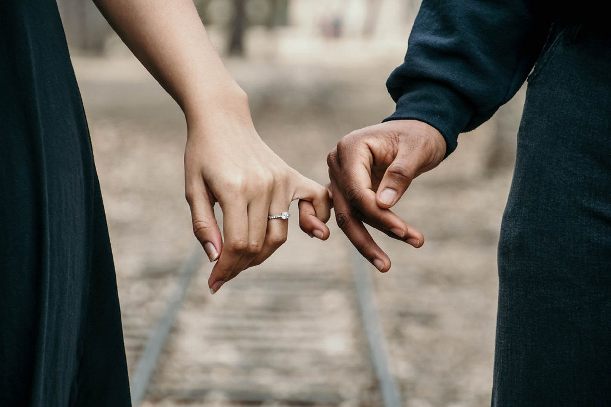 6760747-1 ▲老公與守寡岳母相戀、偷情、生下私生子後結婚。(圖/pexels)
