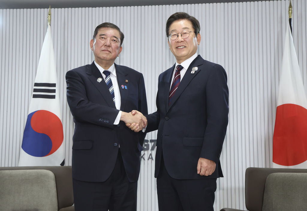 ▲▼日本首相石破茂、南韓總統李在明17日在加拿大G7會場展開日韓會談。（圖／達志影像／美聯社）