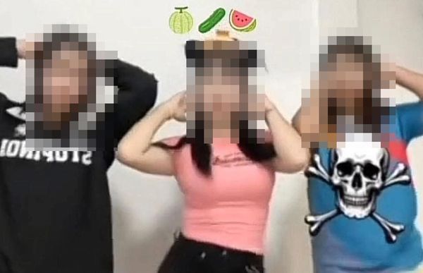 d8216415-1 亂倫影片中除父母外,多名女兒亦有出鏡。(翻攝自รัฐบาลห่วยๆ V1 FB)