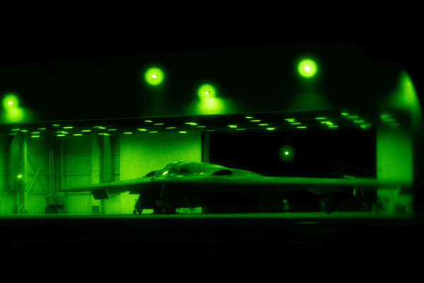 d8274726 ▲▼美軍B-2轟炸機(B-2 bomber)自美國密蘇里州懷特曼空軍基地(Whiteman Air Force Base)。(圖/路透)