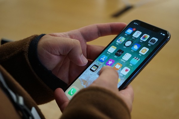 ▲iPhone,手機沉迷,手機重度使用者。（圖／視覺中國CFP）