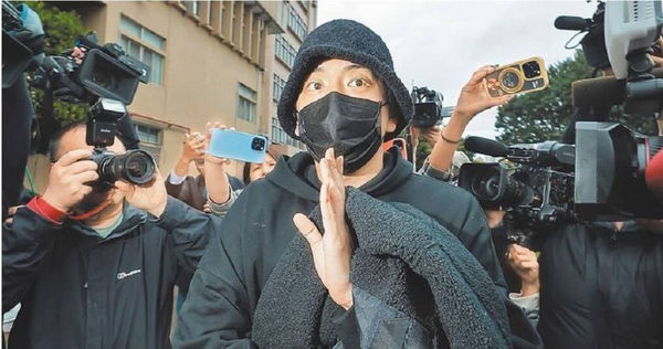 d8273631 王大陸閃兵一連串事件,讓他形象全毀。(圖/中國時報郭吉銓攝)