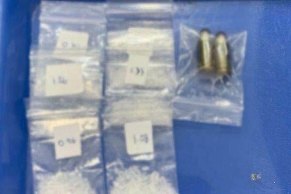 22歲台男嗑藥泰國暴走！叫伴遊女郎開毒趴　持棍砸房門鄰居嚇瘋