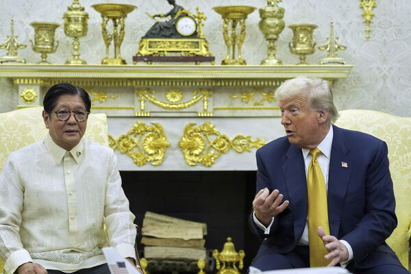 d8321317-1 ▲▼菲律賓總統小馬可仕(Ferdinand Marcos Jr.)前往白宮拜訪美國總統川普。(圖/達志影像/美聯社)