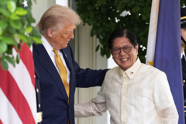 d8321318-1 ▲▼菲律賓總統小馬可仕(Ferdinand Marcos Jr.)前往白宮拜訪美國總統川普。(圖/達志影像/美聯社)
