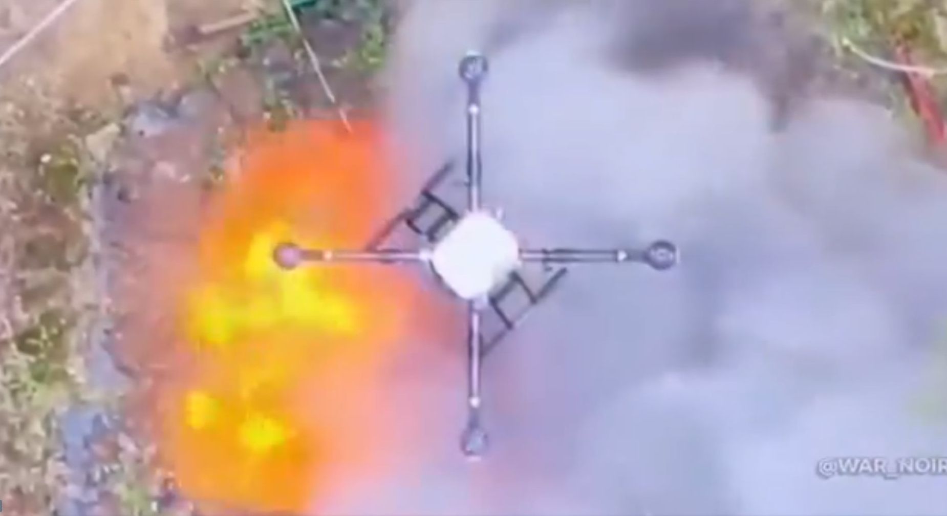 ▲▼ 泰軍無人機「炸爛柬彈藥庫」。（圖／翻攝自X）