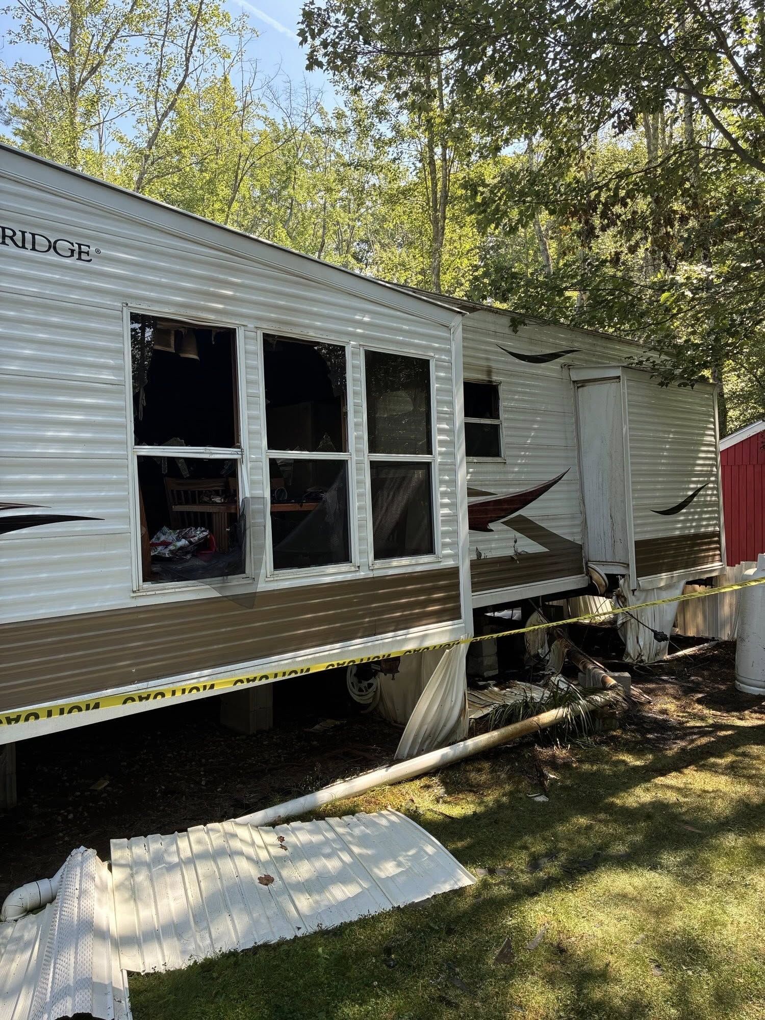 8363406-1 ▲露營車點蠟燭慶生爆炸,兩閨蜜雙亡。(圖/翻攝Maine State Fire Marshal臉書)
