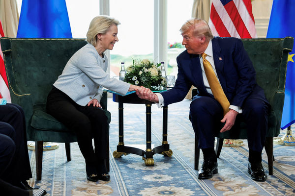 ▲▼ 美國總統川普與歐盟委員會主席馮德萊恩（Ursula Gertrud von der Leyen）宣布美國與歐盟達成貿易協議。（圖／路透）