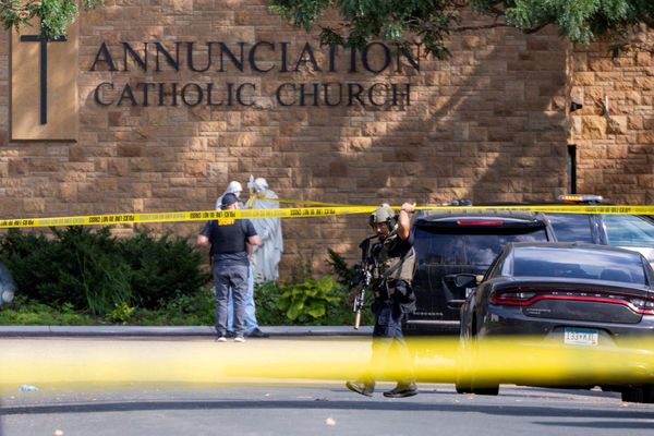 ▲▼美國明尼蘇達州明尼亞波利斯（Minneapolis）天主報喜學校（Annunciation Catholic School）重大槍擊案，23歲槍手韋斯特曼（Robin Westman）於現場自戕，日記寫下犯罪宣言。（圖／路透）