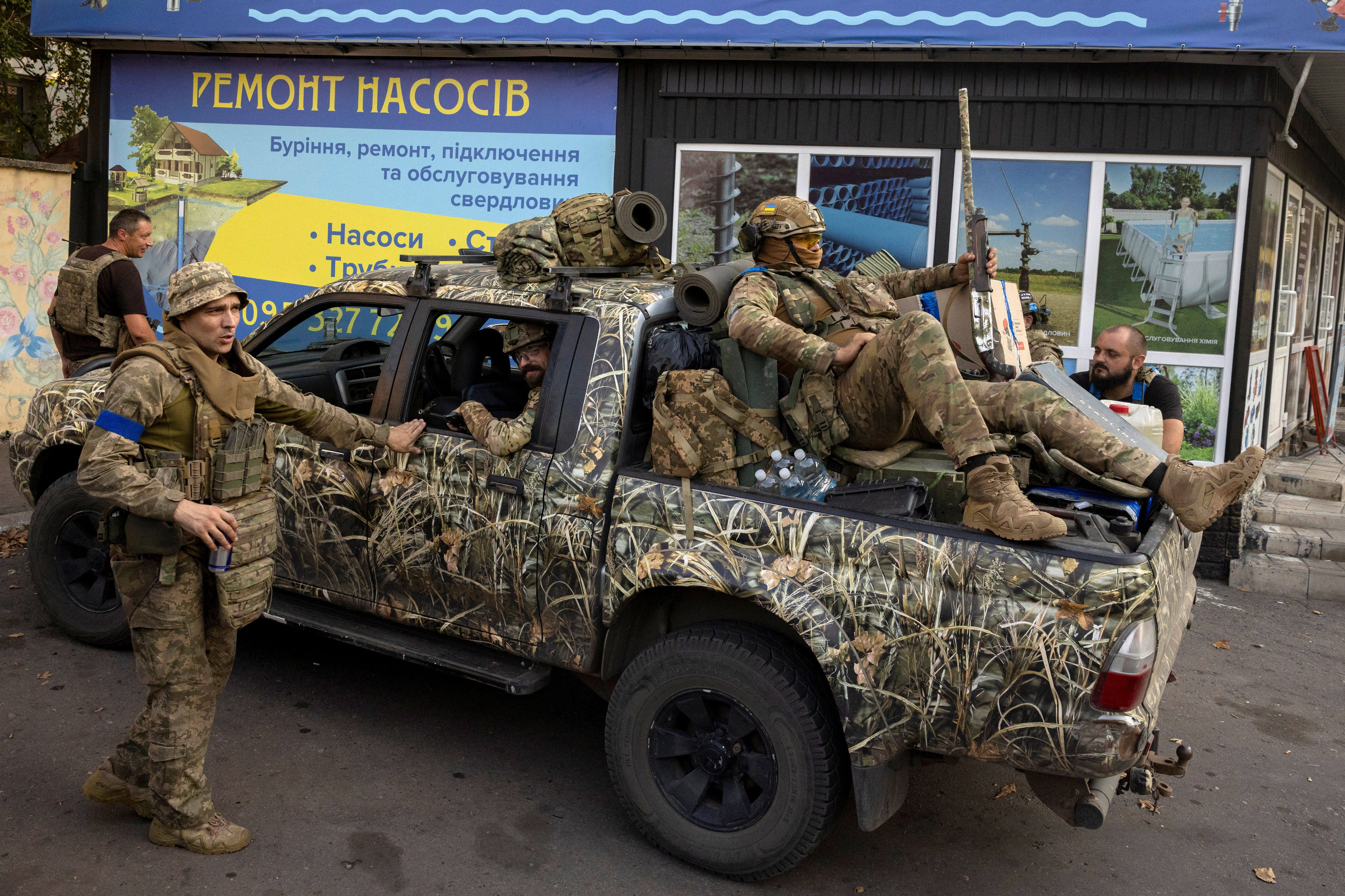 7825588-1 ▲▼ 烏克蘭士兵,烏軍後勤樞紐波克羅夫斯克(Pokrovsk)(圖/路透)