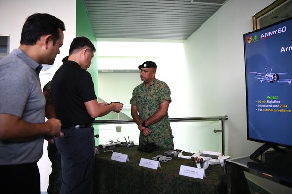 d8339915 ▲▼新加坡基本軍訓納無人機訓練。(圖/翻攝自Facebook/Ministry of Defence, Singapore)