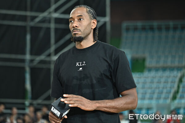 ▲▼雷納德（Kawhi Leonard）現身桃園巨蛋。（圖／記者李毓康攝）