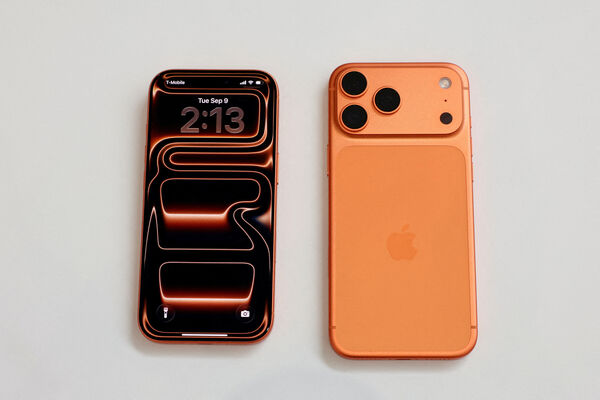▲▼iPhone 17 Pro 宇宙橙、橘色。（圖／路透）