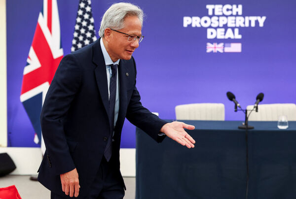 ▲▼輝達執行長黃仁勳出席美國總統川普和英國首相施凱爾（Keir Starmer）舉行的「科技繁榮協議」商業領袖招待會。（圖／路透）