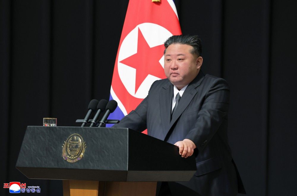 ▲▼北韓最高領導人金正恩淚灑講台。（圖／翻攝自朝中社）