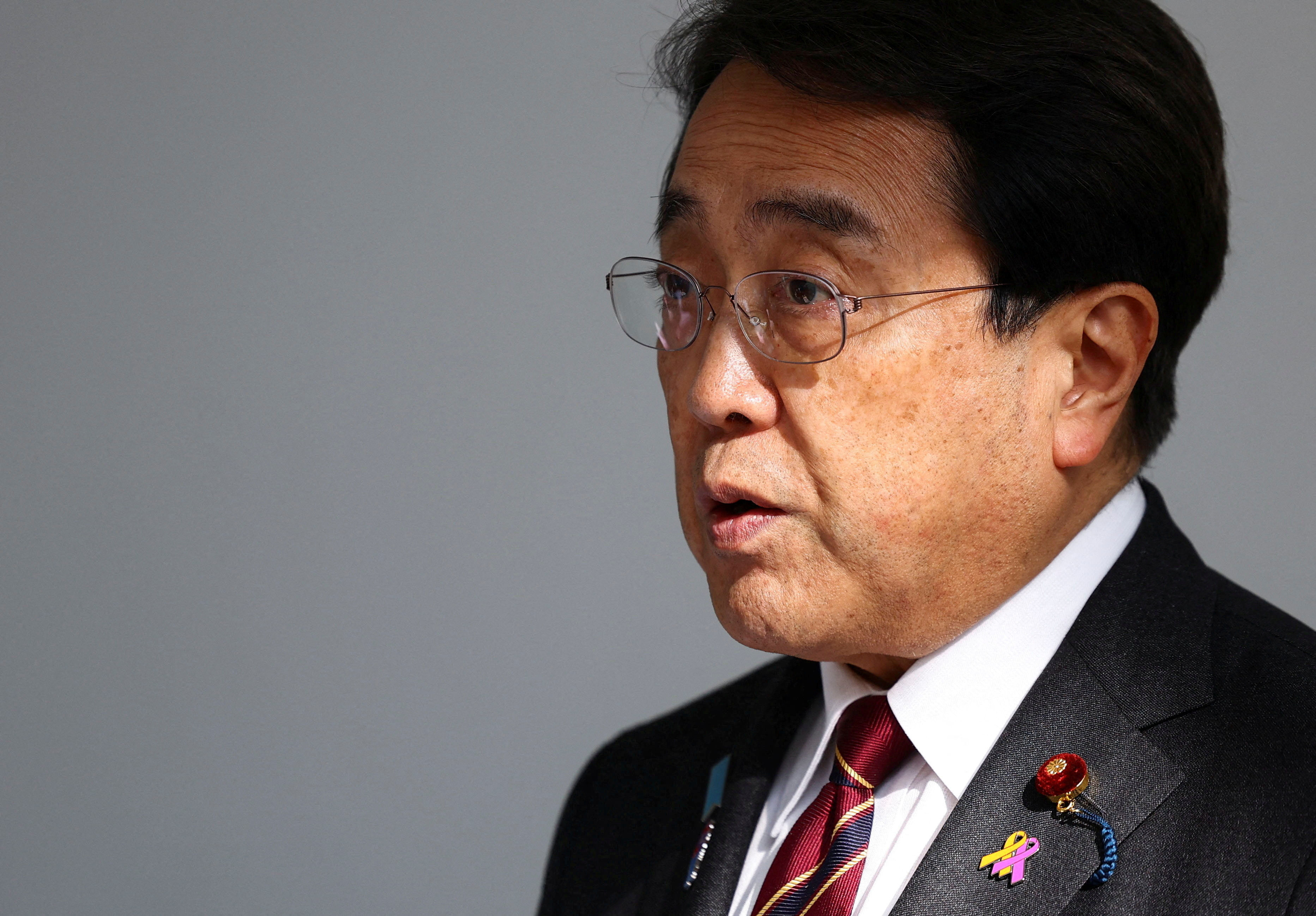 8386107 ▲▼日本經濟再生擔當大臣赤澤亮正4日啟程訪美。(圖/路透)
