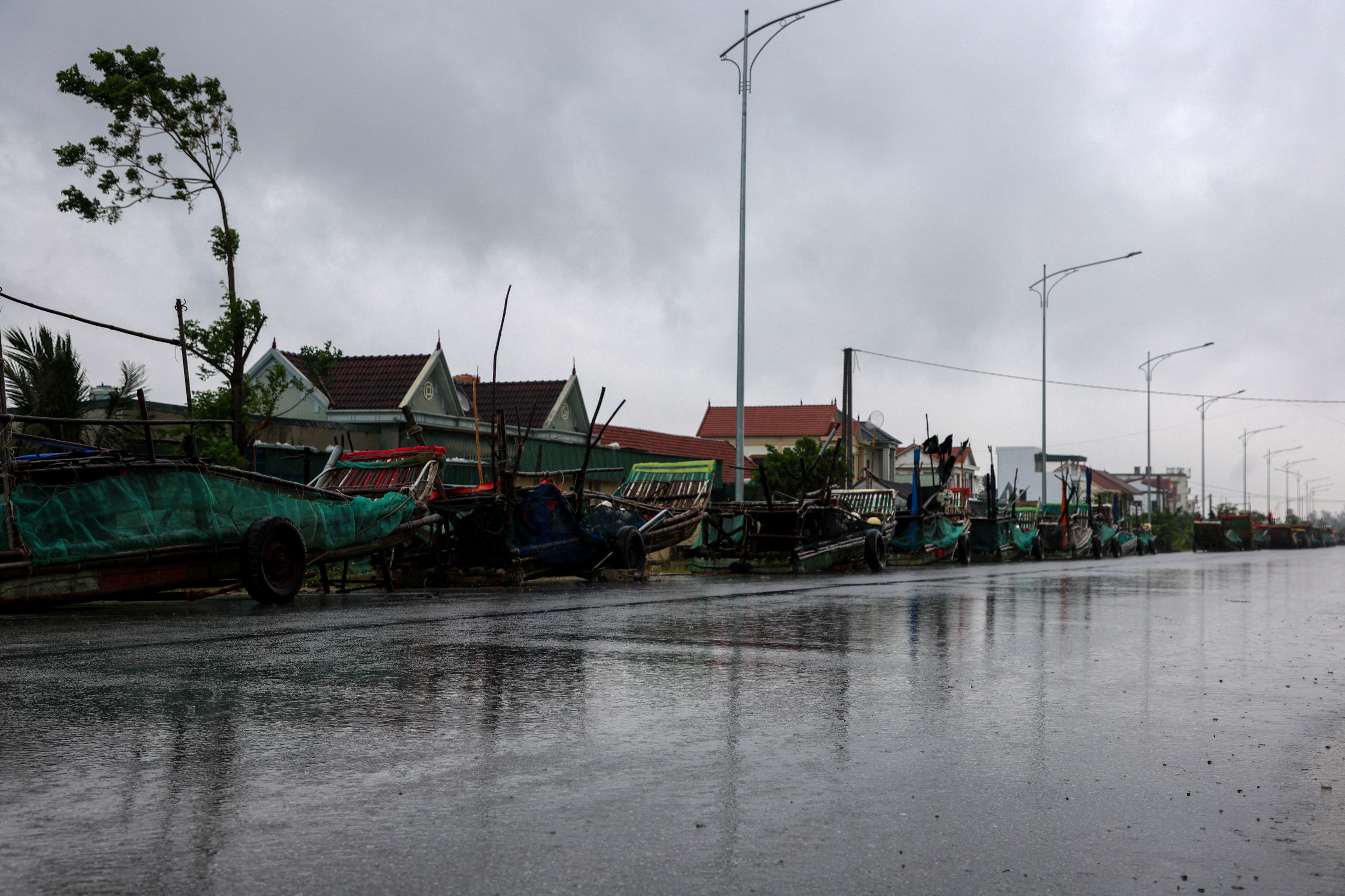 8423187-1 ▲▼ 博羅依颱風(Typhoon Bualoi)29日凌晨強襲越南中北部。(圖/路透)