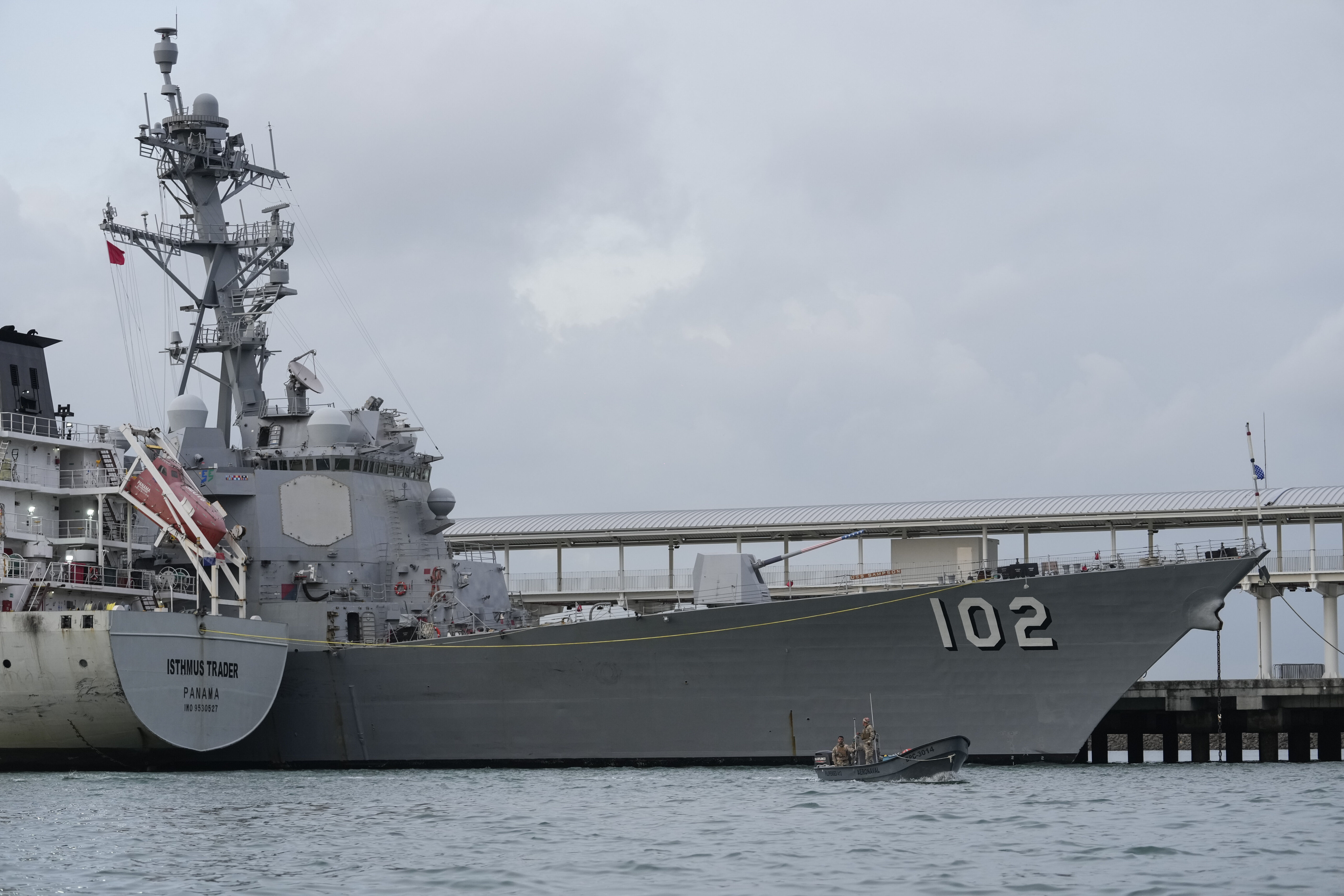 ▲▼美國海軍桑普森號驅逐艦（USS Sampson，DDG-102）於8月30日停靠在巴拿馬港口。（圖／達志影像／美聯社）