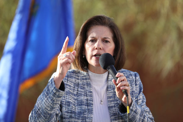 ▲▼美國2022年期中選舉內華達州參議員選戰，預計將由民主黨籍候選人馬斯托（Catherine Cortez Masto）勝出。（圖／路透）