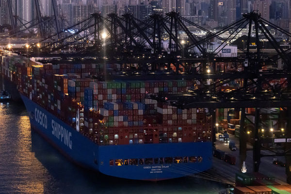 ▲▼中遠海運集團（Cosco）船隻停泊香港。（圖／路透社）