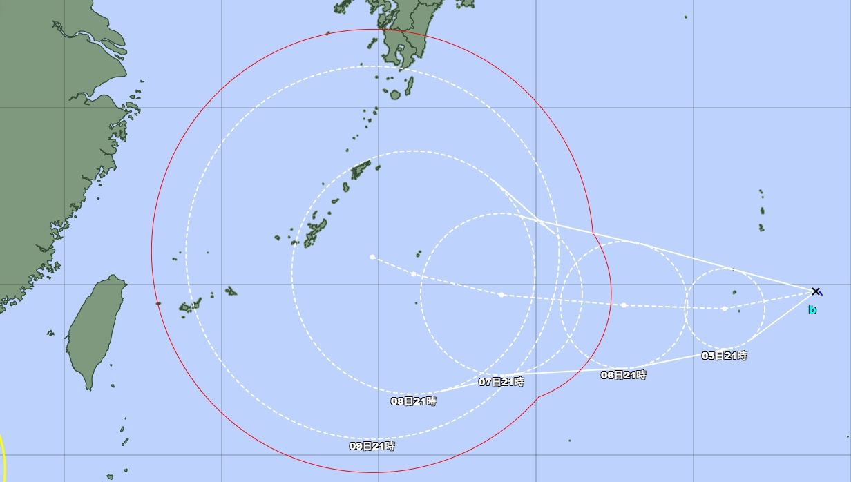 8431618 ▲▼ 。(圖/中央氣象署、NCDR、翻攝tropicaltidbits)
