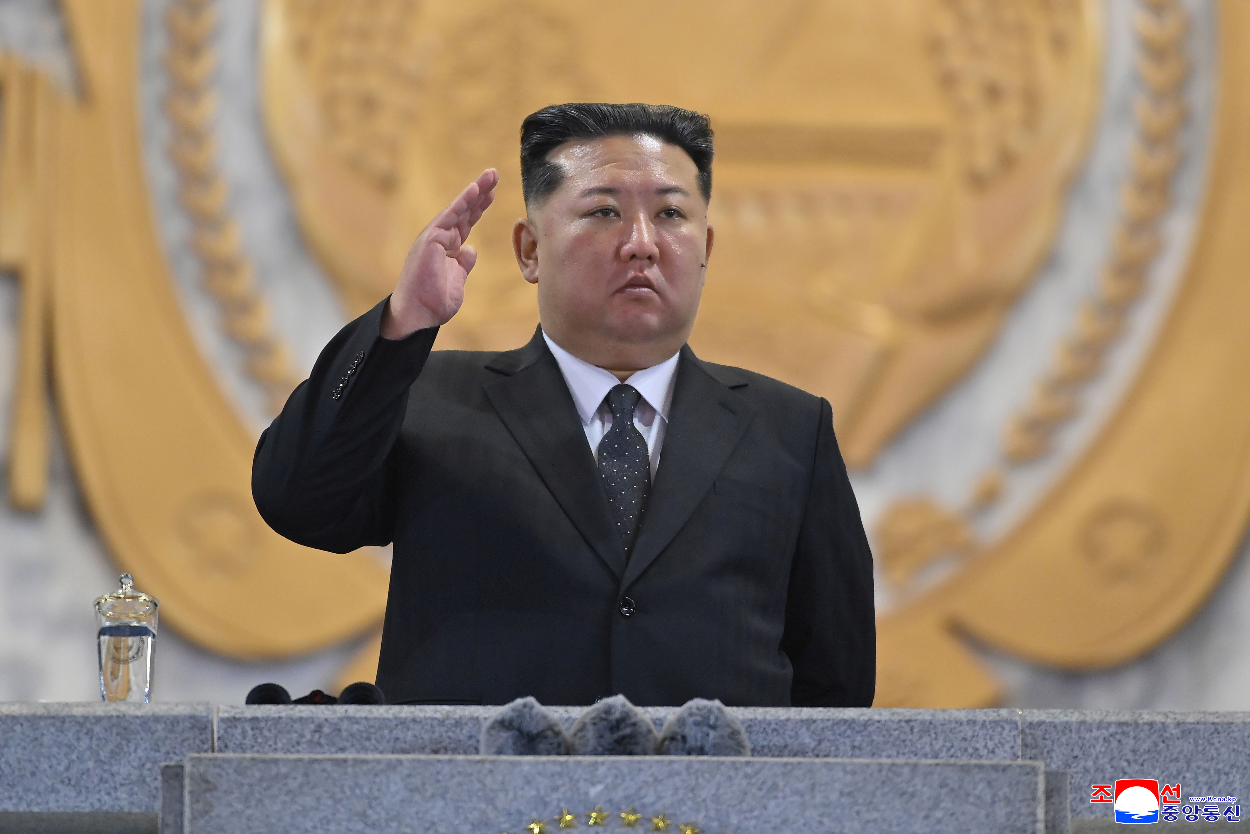 ▲▼北韓最高領導人金正恩10月10日出席朝鮮勞動黨雙十黨慶閱兵儀式。（圖／達志影像／美聯社）
