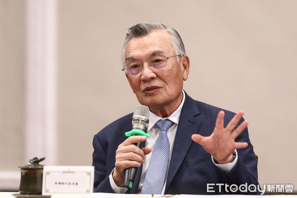 d7957759 ▲APEC代表團返台記者會,領袖代表林信義。(圖/記者林敬旻攝)